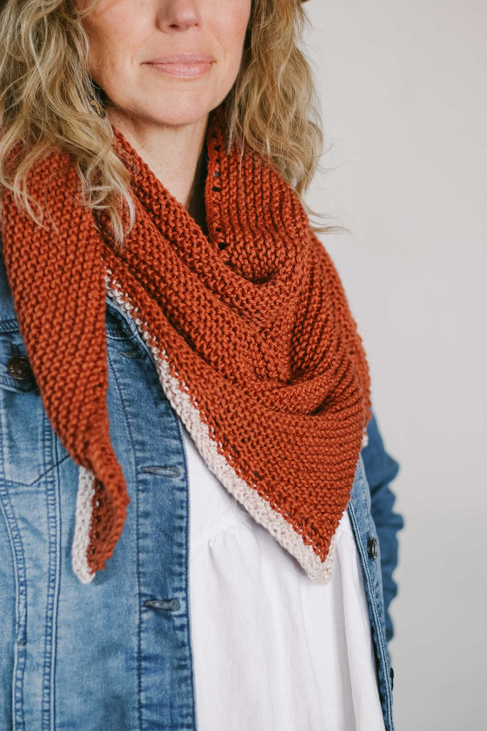 Just Getting Started Triangle Scarf Knitting Pattern MakeAndDoCrew just-getting-started-triangle-scarf-knitting-pattern-makeanddocrew